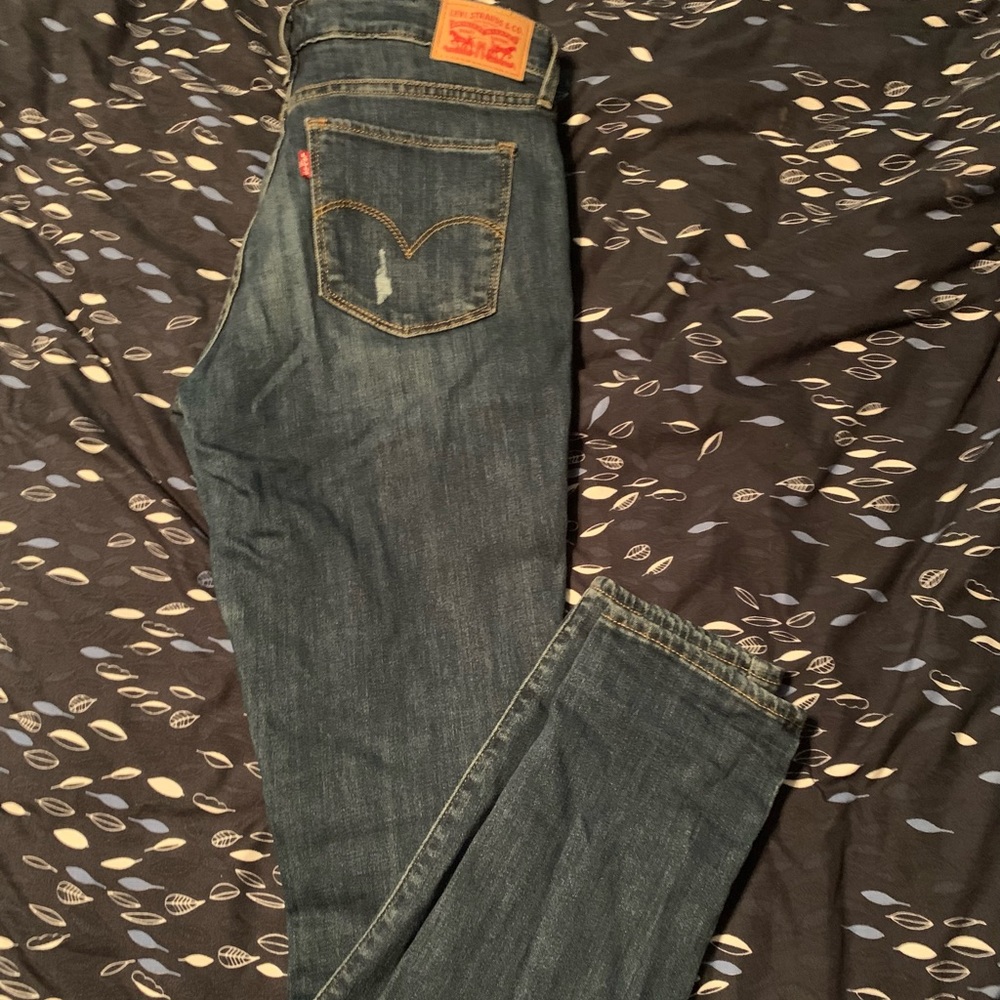 711 Levi’s Skinny Jeans size 30